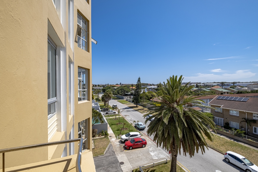 2 Bedroom Property for Sale in Summerstrand Eastern Cape